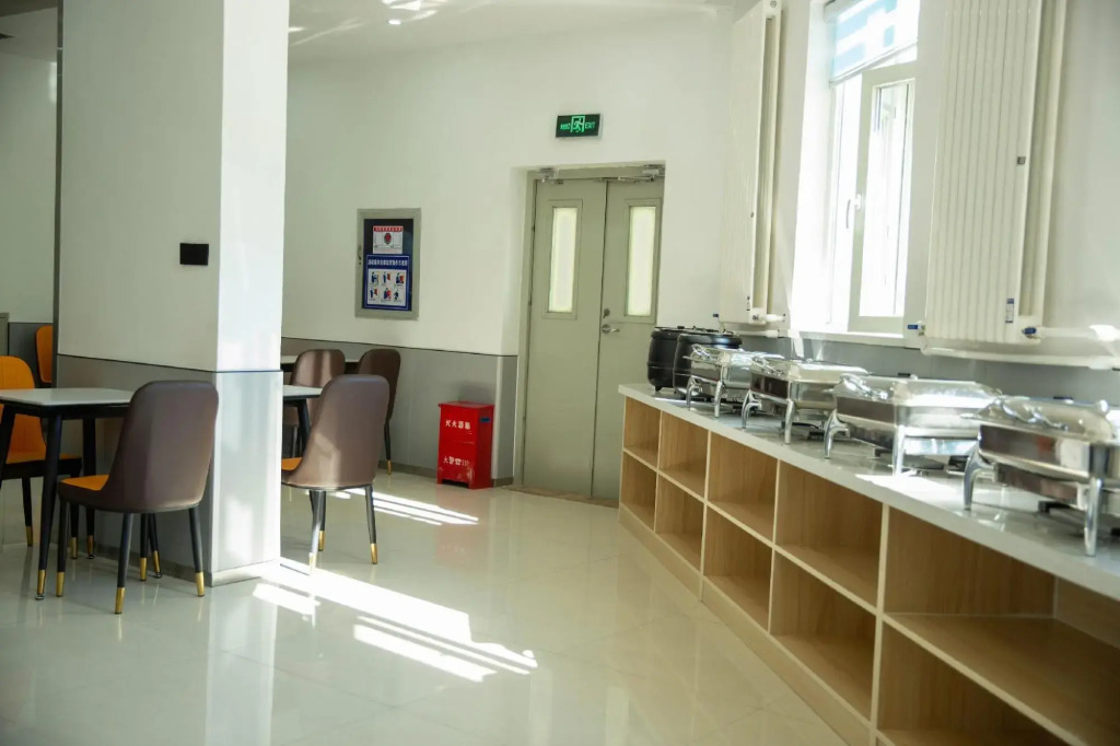 Home Inn Bobai Cloud (Haiyang Jinhailuo Plaza)