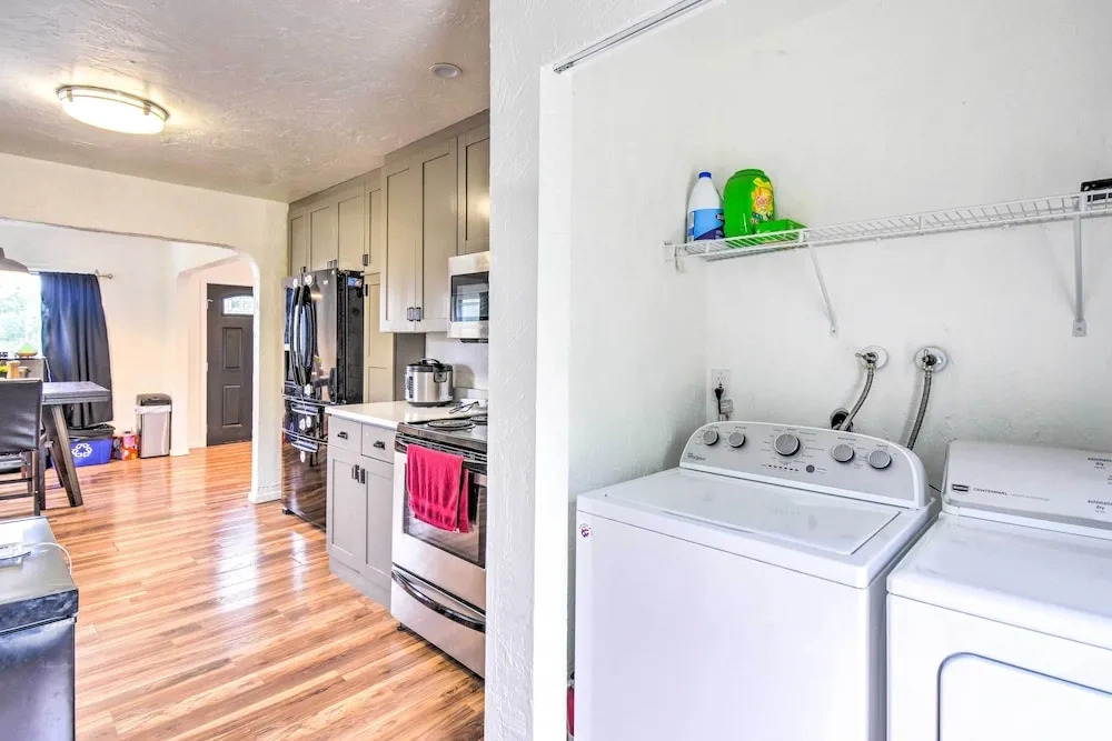 Bremerton Home: 2 Mi to Bremerton Boardwalk!