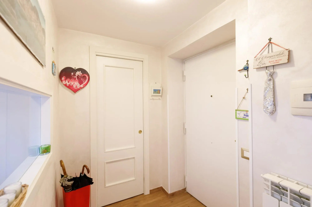 Duomo 77 in Napoli with 2 bedrooms and 2 bathrooms