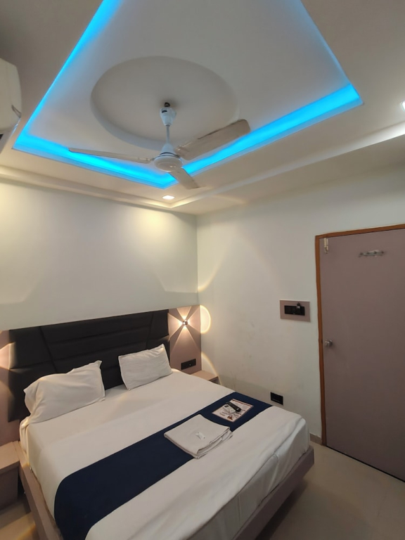 Hotel Khushboo