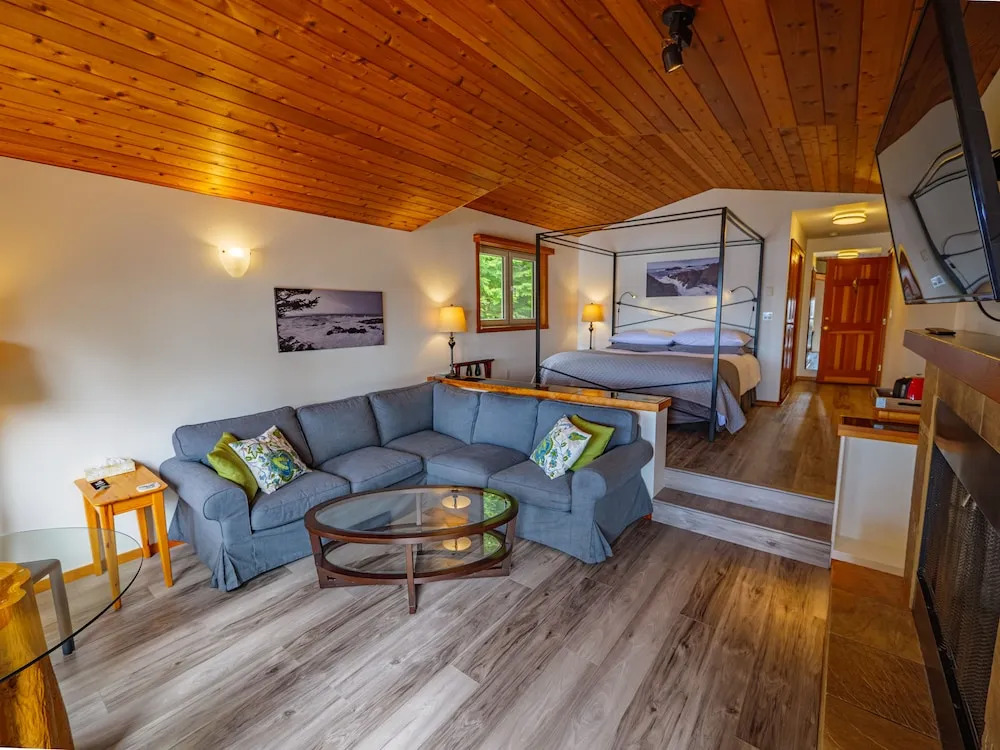 Snug Harbour Inn