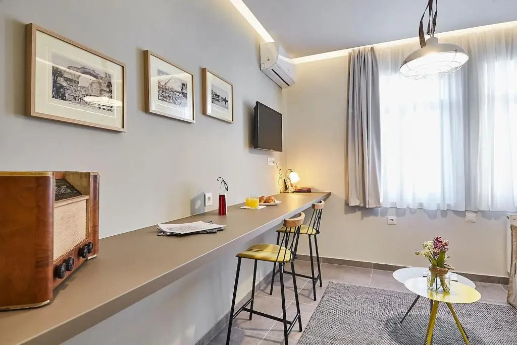 Live like a local in a Vintage 1bdr near Acropolis