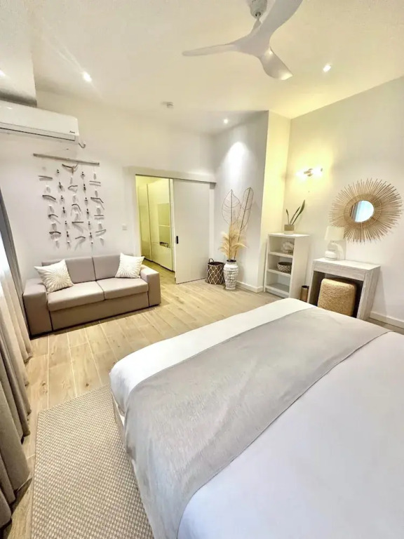 Pineapple Beach Villas