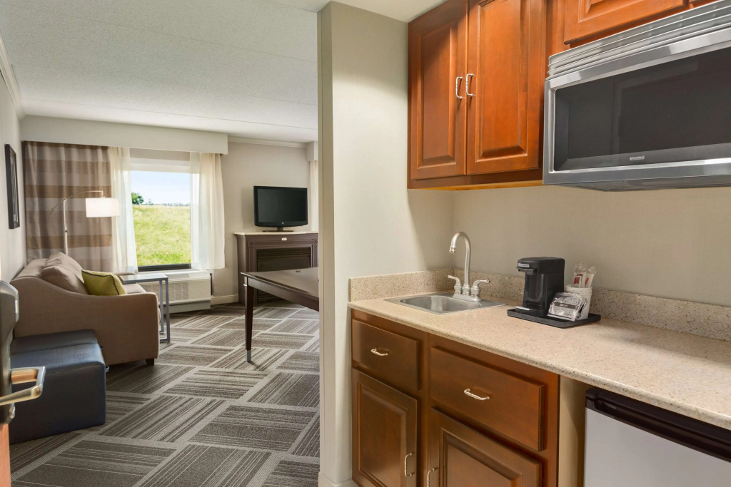 Hampton Inn & Suites Manchester-Bedford