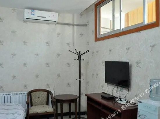 Yinan Shangjia Express Business Hotel
