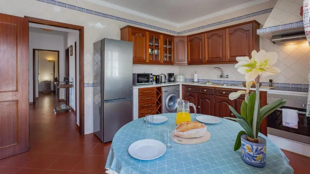 Cozy Algarve Home with Vineyard View Near Beaches