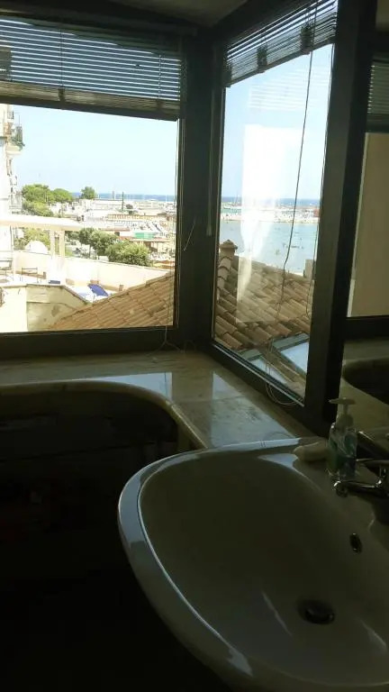 Rose Apartment