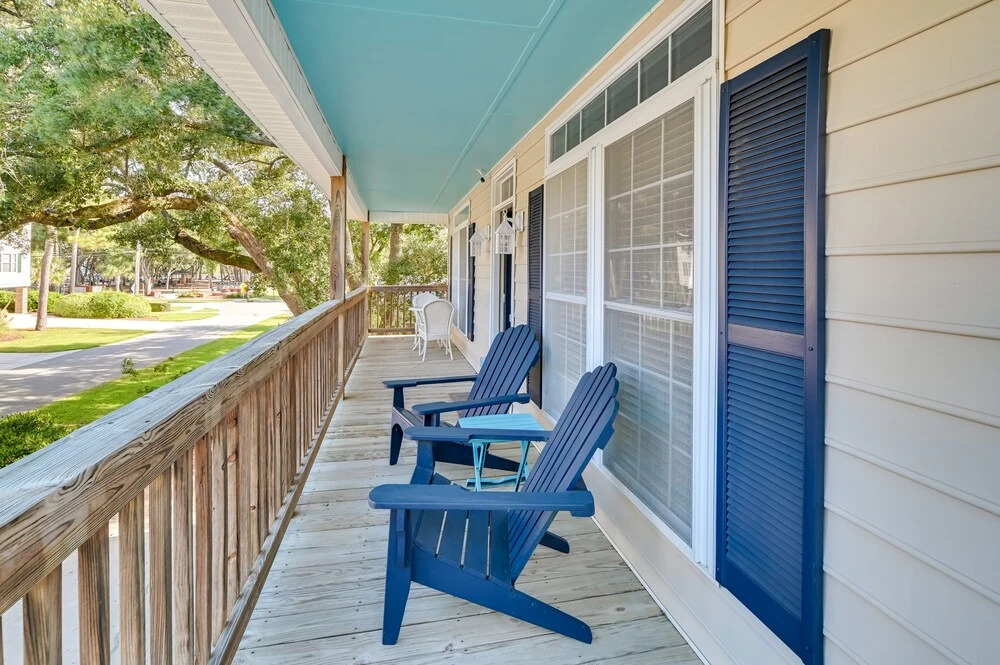 Walk to Ocean: Family Home in Surfside Beach