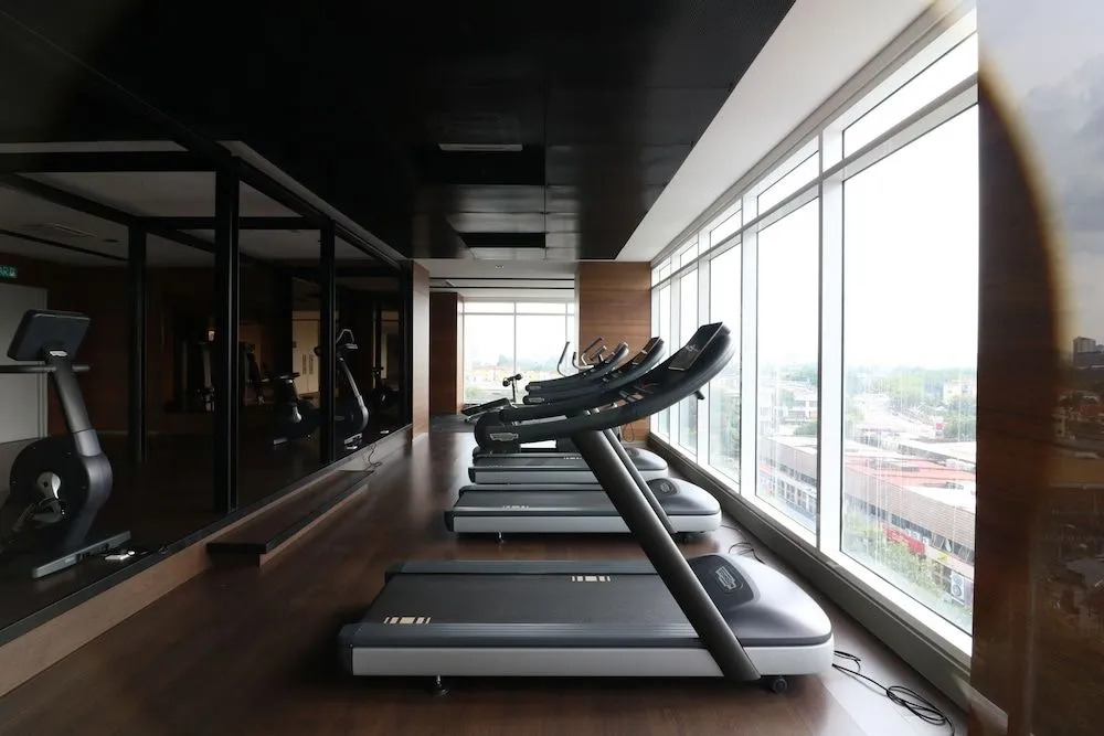 Victoria Home Sentrio Suites