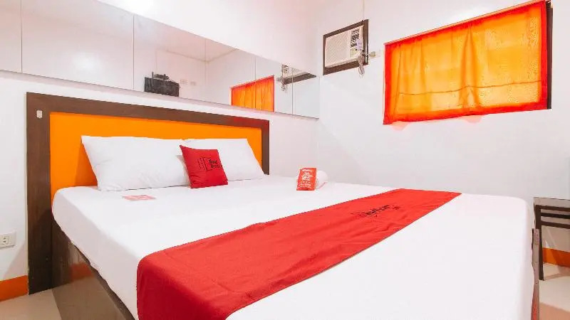 RedDoorz @ EL Runway Hotel Bulacan