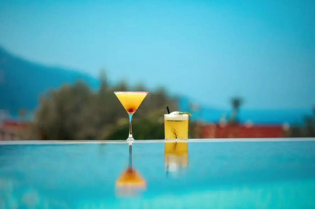 Morina Deluxe Hotel