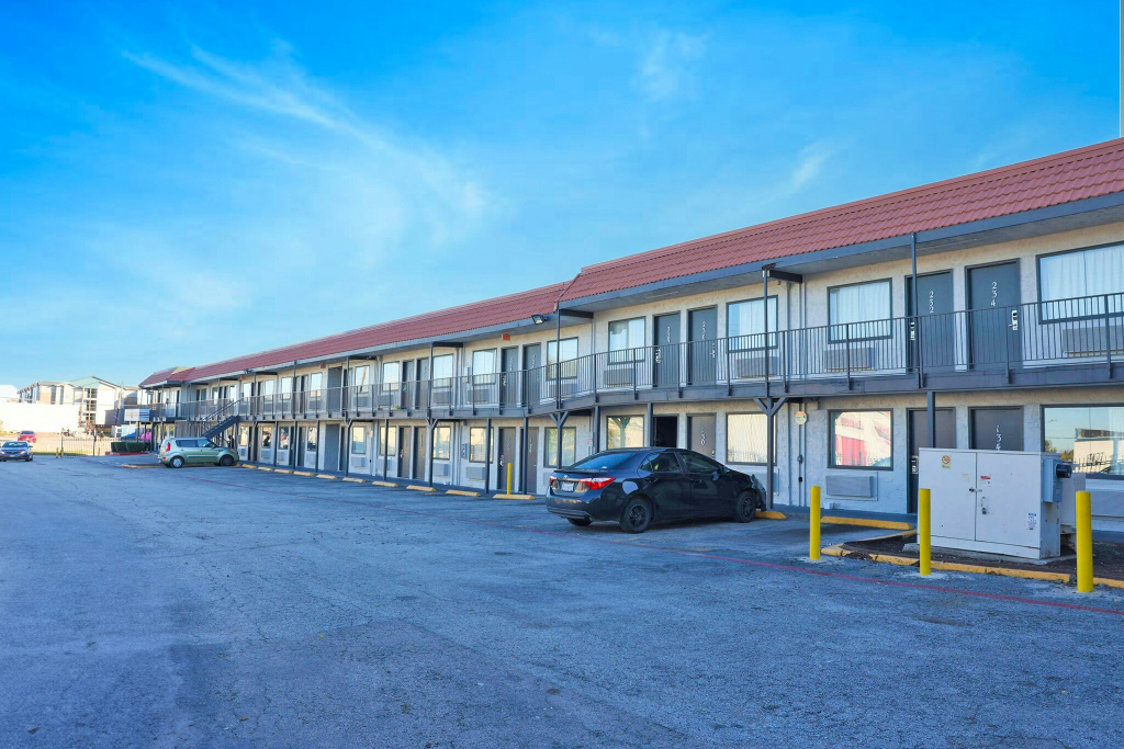 Super 7 Inn Dallas Near Duncanville