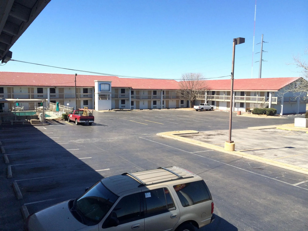 Hemp Hotel a Travelodge by Wyndham Oklahoma City South