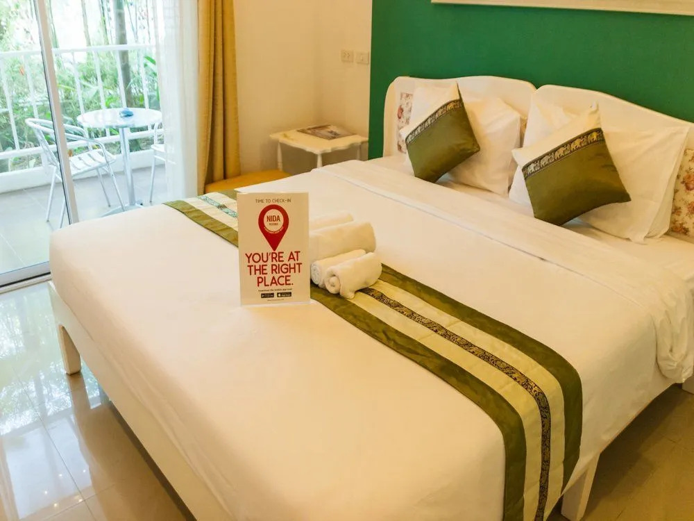 Nida Rooms Silver 648 Handicraft