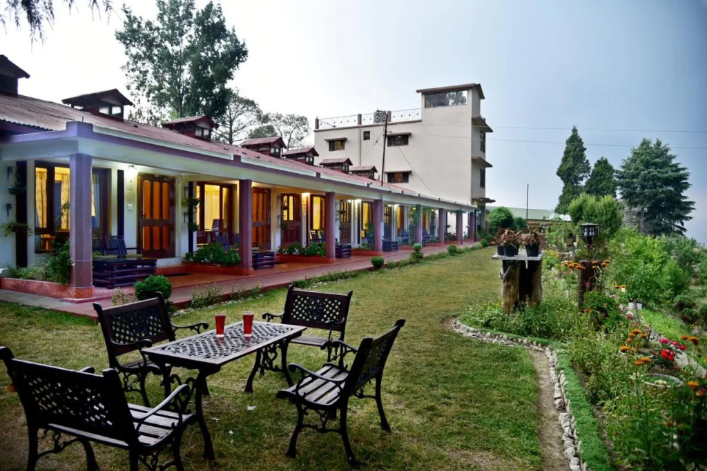 Xomotel Ranikhet Heights