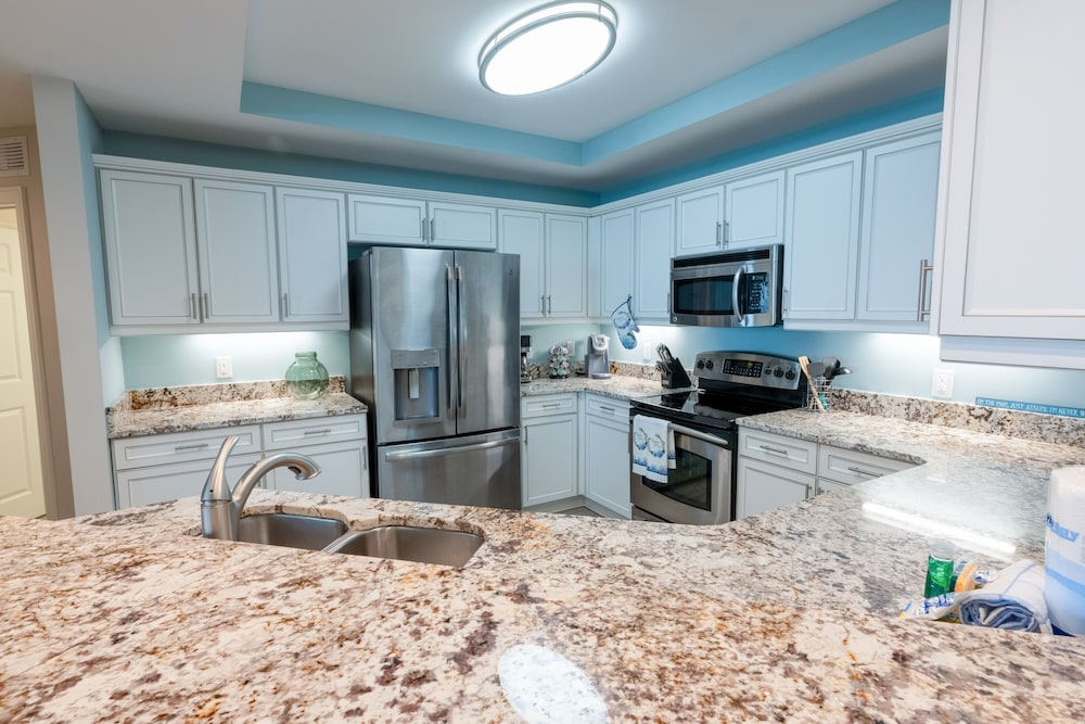 705 Margate, 3 bedroom ocean front condo 3 Condo