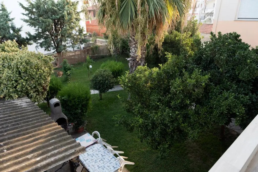 Tzamtzis Apartments
