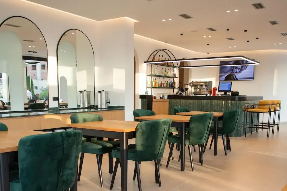 Colosseum Hotel