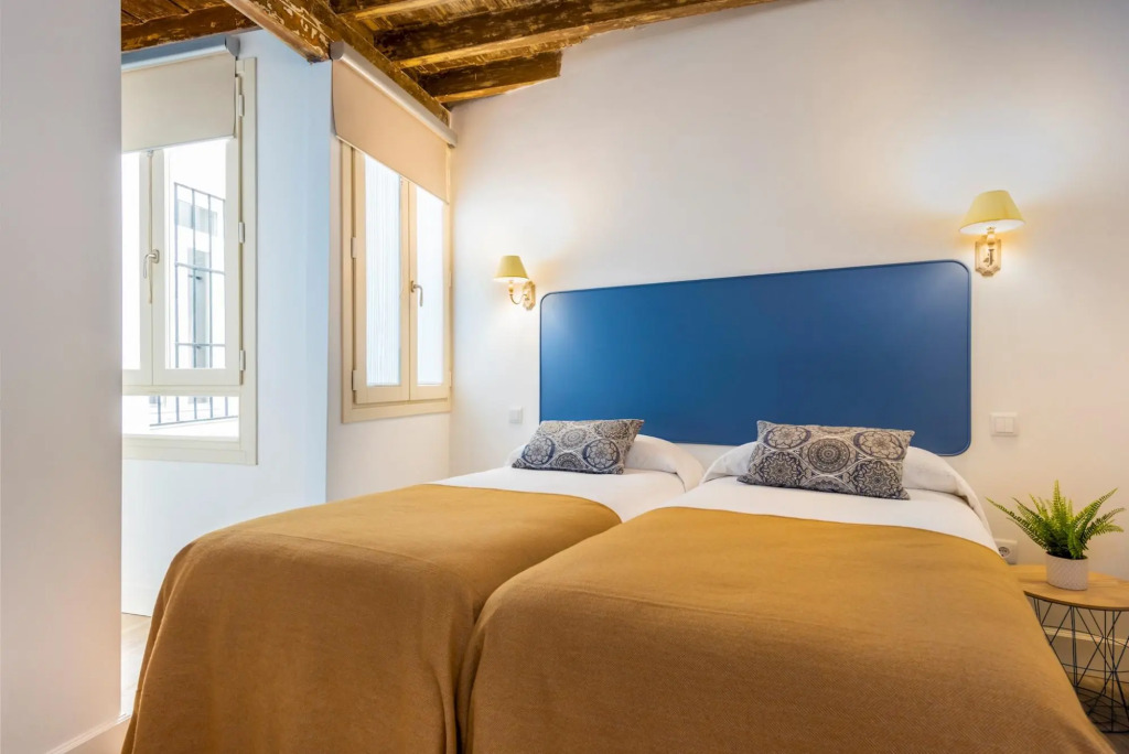 Beatiful Quiet 2Bd Apartment 5 min From the Cathedral Padre Marchena IV