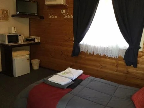 Village Motor Inn