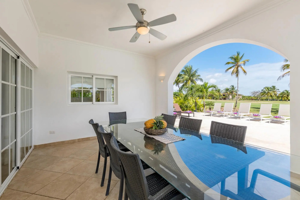 Beautiful 5-BDR 2 levels villa for rent
