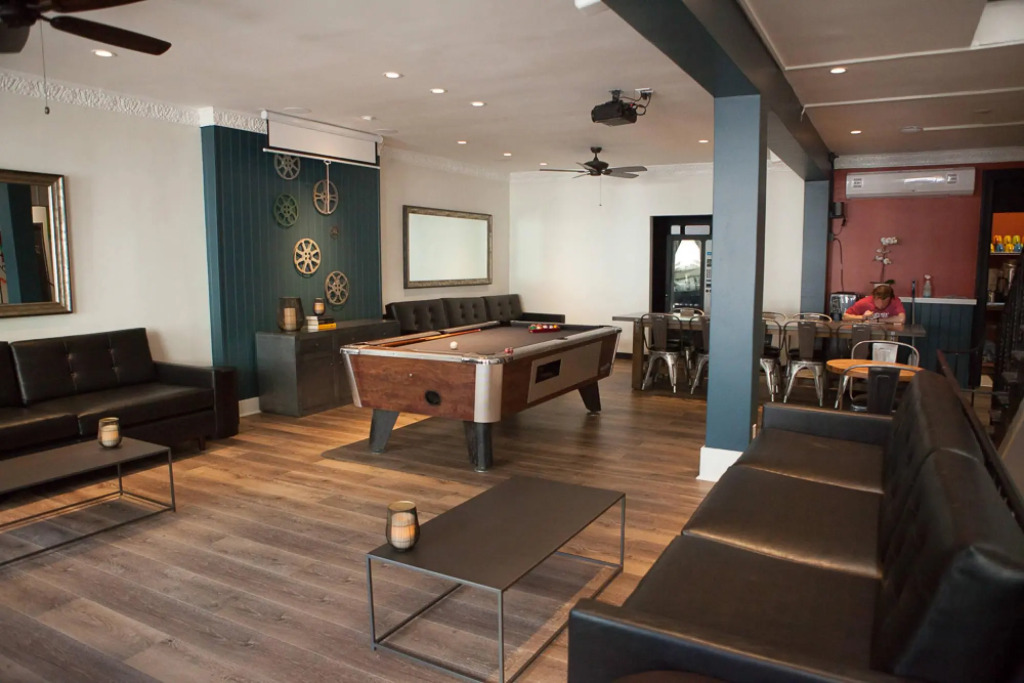 Samesun Hollywood Hotel & Hostel