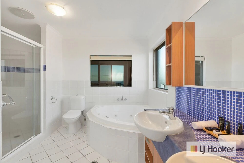 Exclusive Ocean View Penthouse On Marine Parade