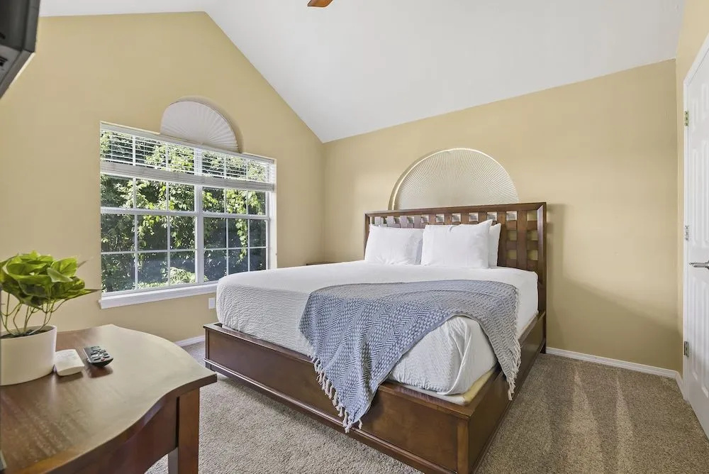 Spring Creek Escape - Balcony w/ Views