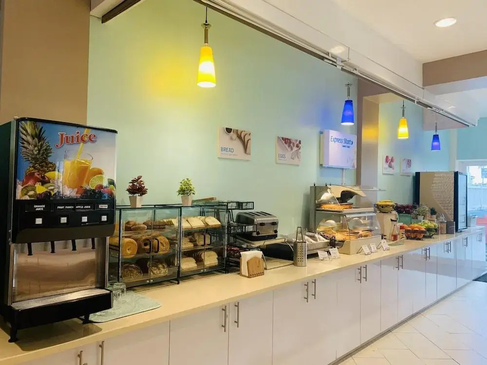 Holiday Inn Express and Suites Nassau