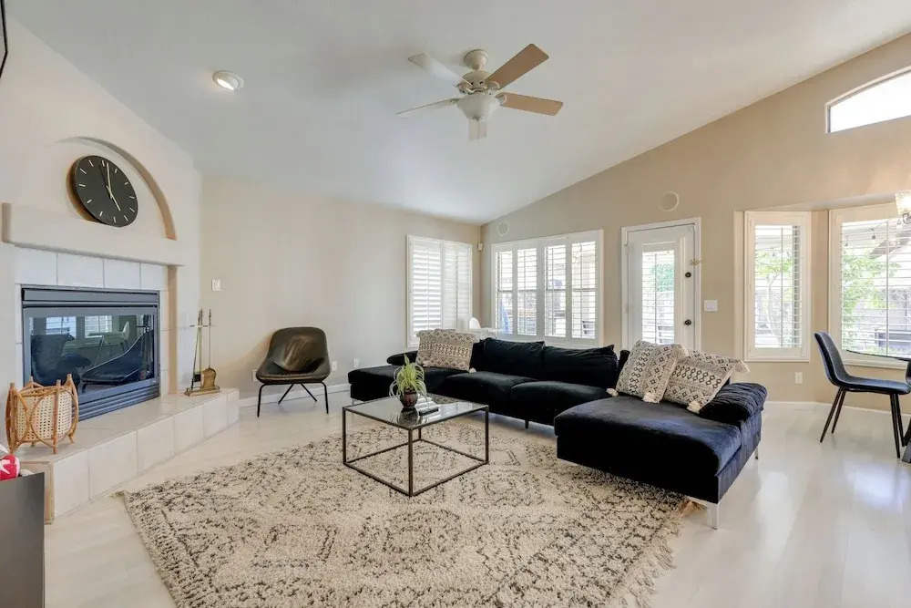 Private Pool & Patio: Spacious Gilbert Getaway!