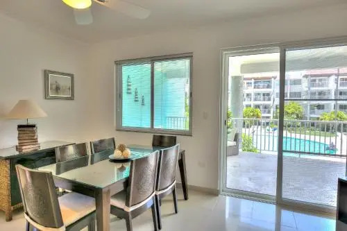 Oceanfront Apartment Turquesa A201