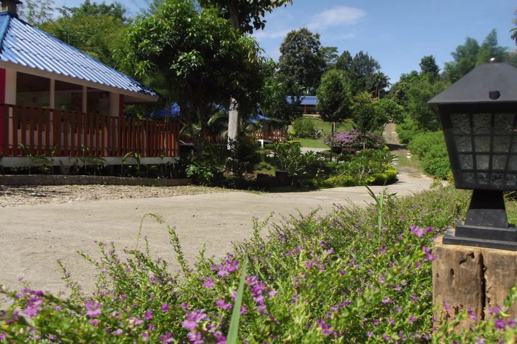 Phuchomjan Resort