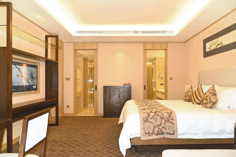 Kande Grand Land Hotel