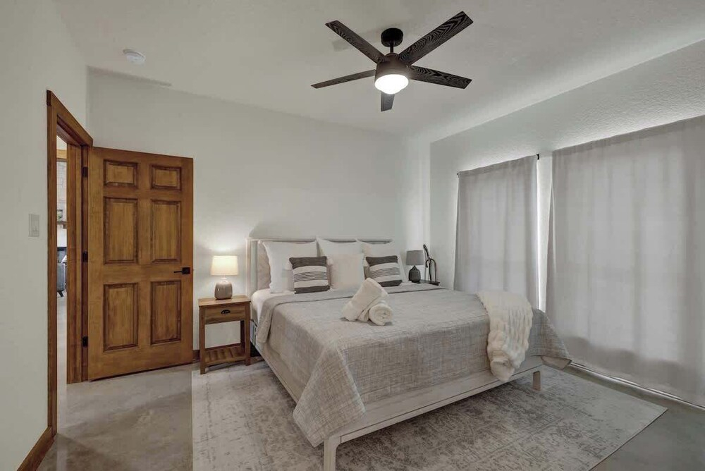 Luxury in the Hill Country, 10-mins to Downtown!