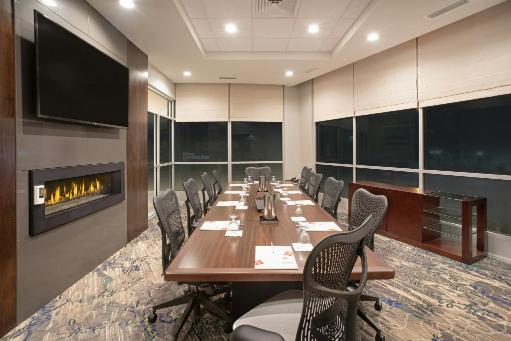 Hilton Garden Inn Omaha Aksarben Village