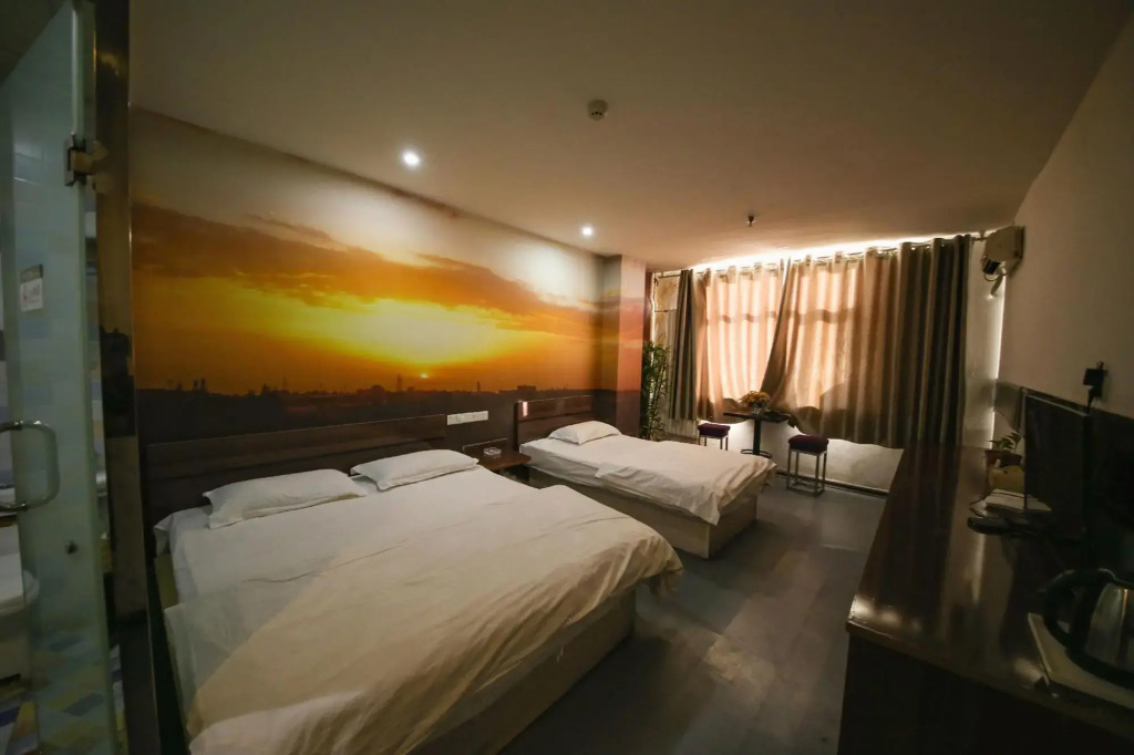 Yingshi Art Theme Hotel