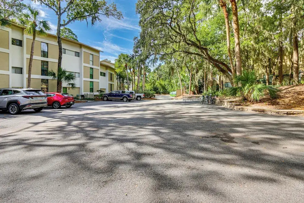 Walk to Beach: Peaceful Hilton Head Island Condo