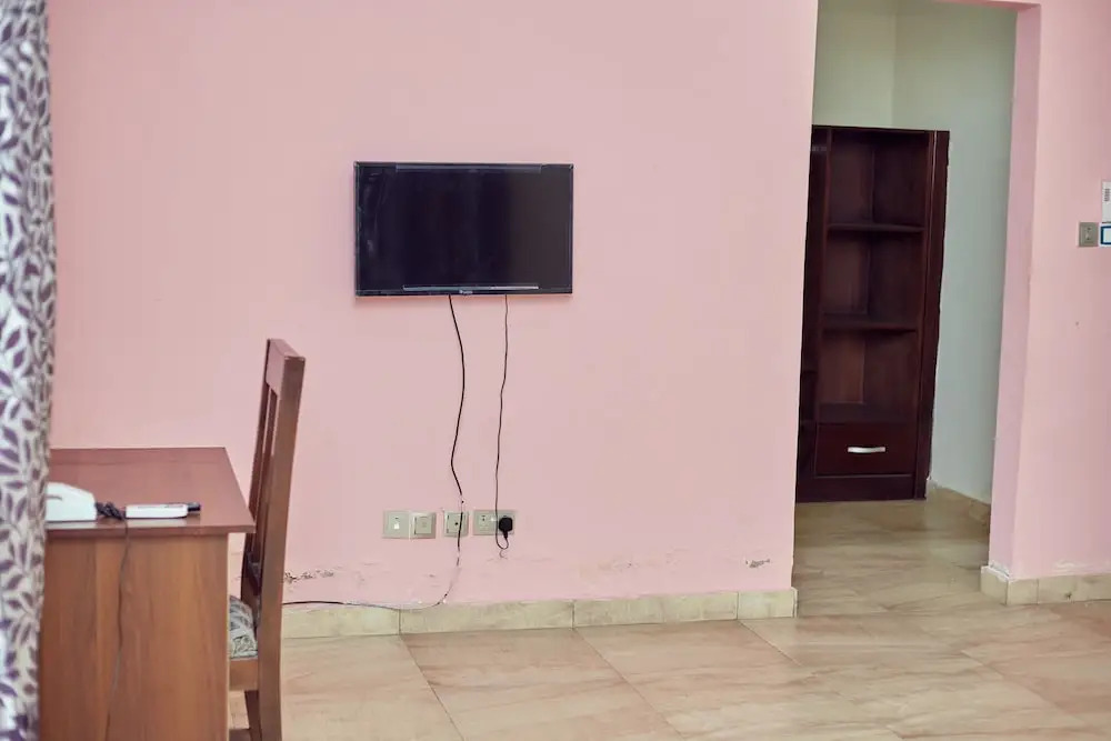 9 Roses Hotel