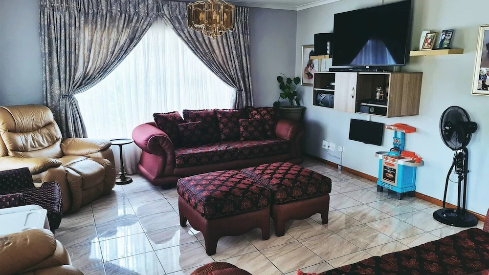 Cozy & Peaceful Home Perfect for Work or Relaxation