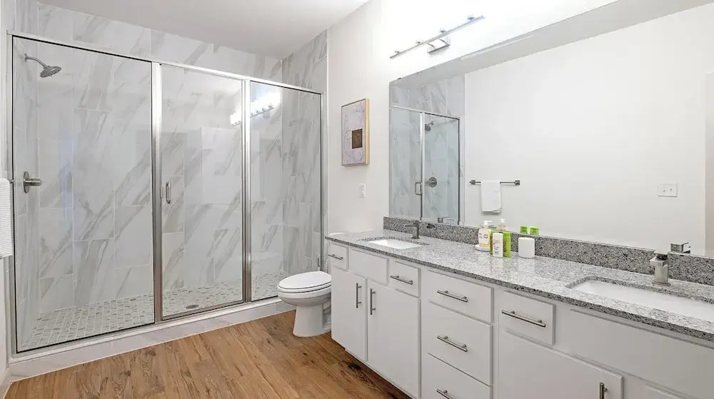 Landing Beautiful 3BD Gym Pool
