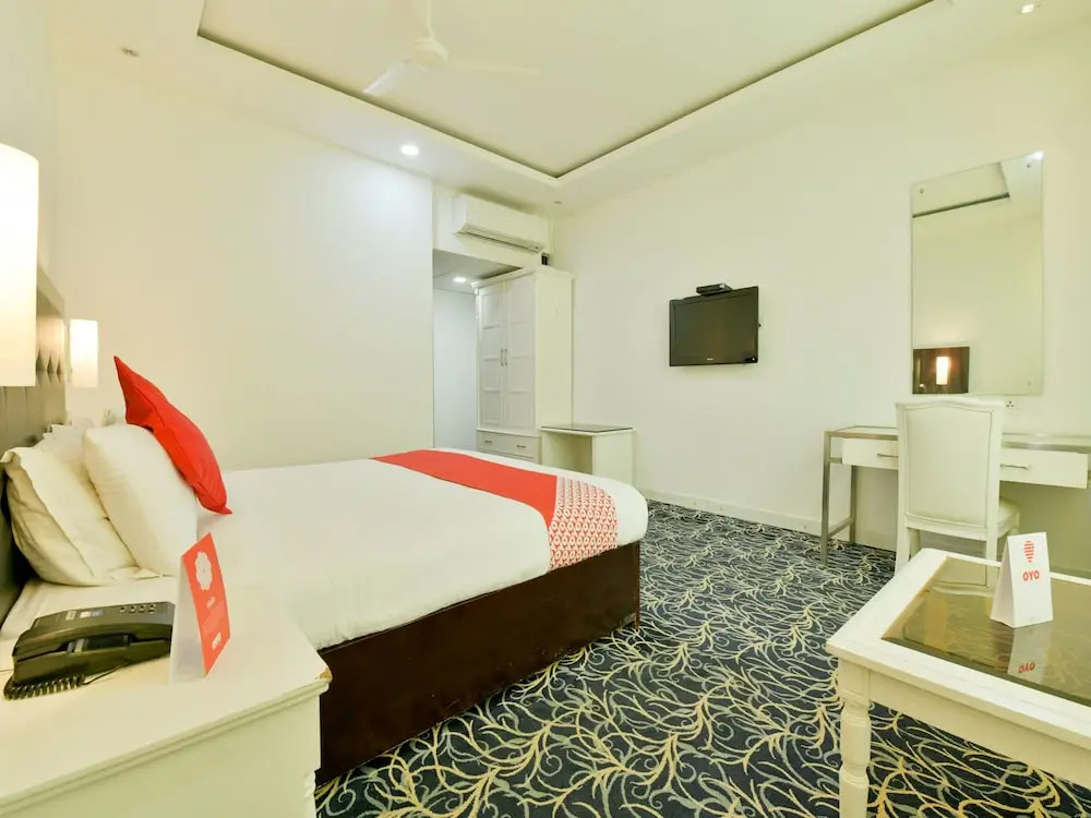 OYO 15092 Kavitha International