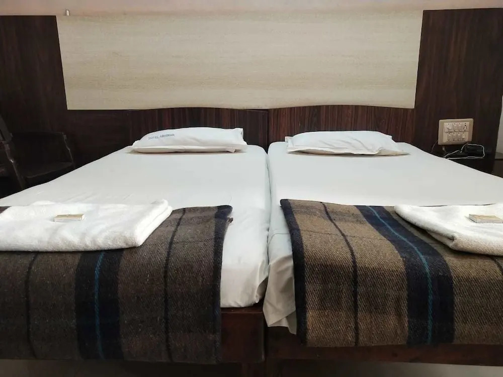 Hotel Abhiman by iROOMZ