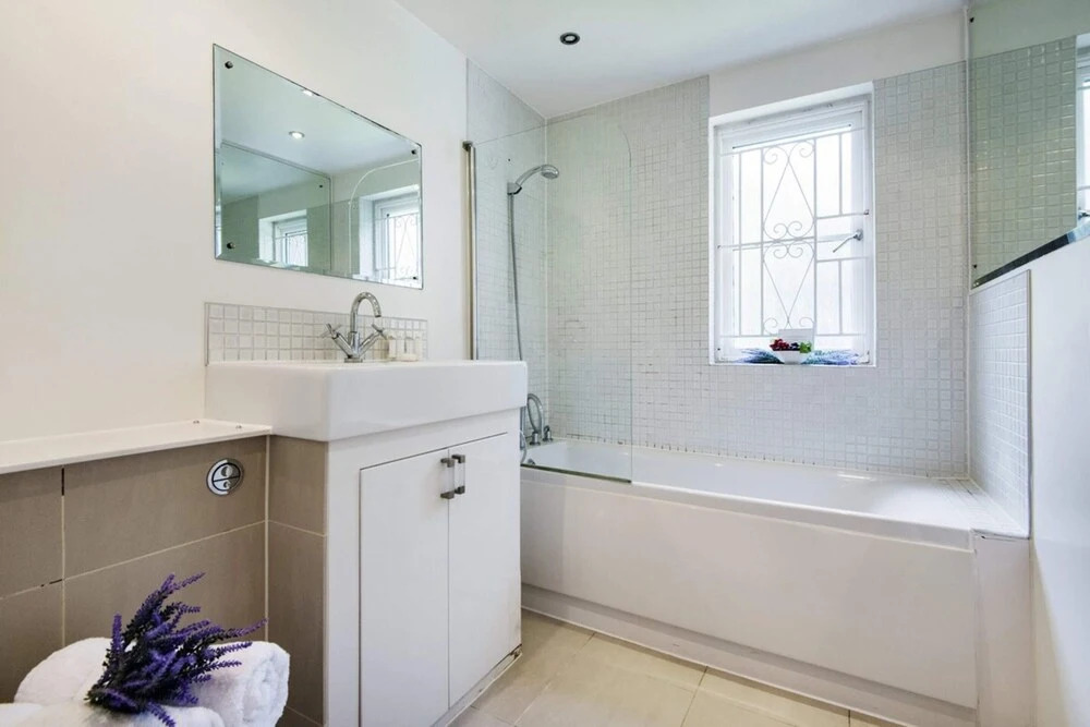 Homely Brompton Park Apartment