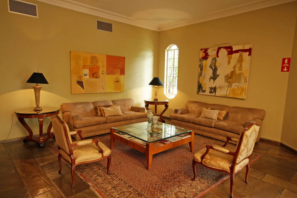 San Raphael Country Hotel