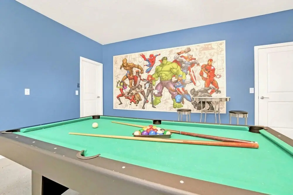 Stunning 8BR Home with BBQ Pool and Theater