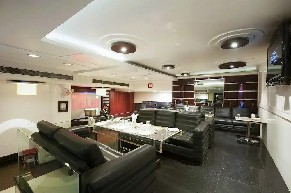 Hotel Delhi 37 Near - Delhi Airport