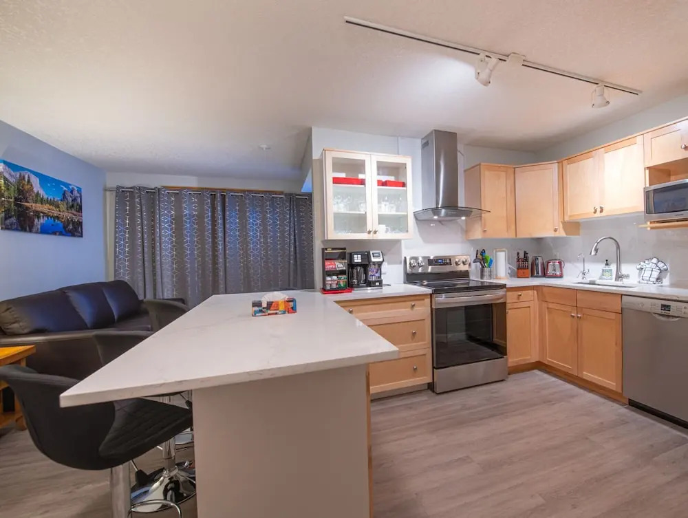 Mountain View 2 Bedroom Condo-Top Floor