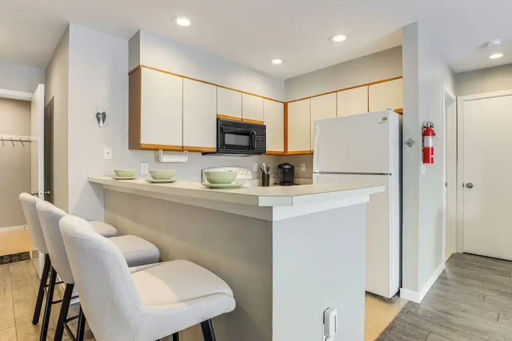 Hike, Bike & Swim: Mt Snow Condo w/ Resort Perks