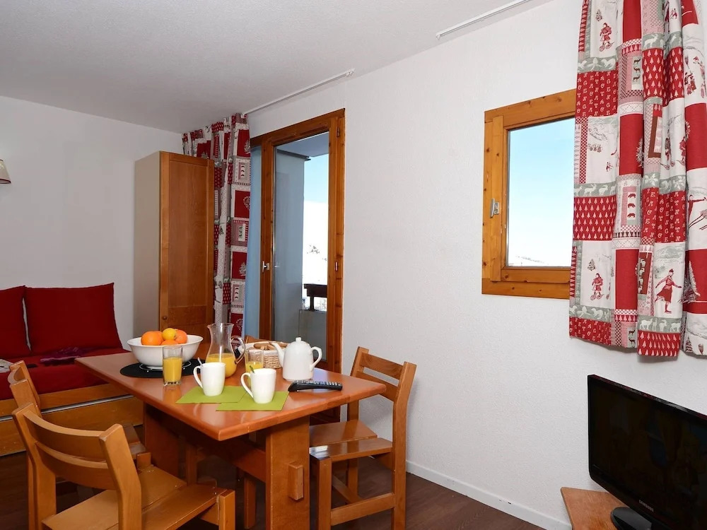 Well-kept Apartment Right on the Slopes of Plagne Soleil