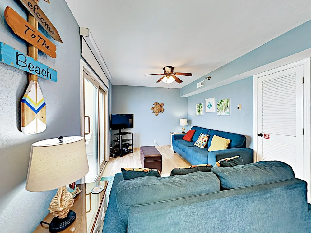 Hip Gulf-Side Unit 1004 - 1 Br Condo
